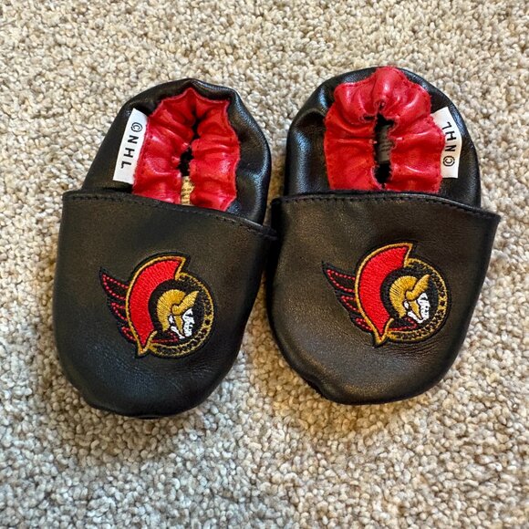 NHL Infants Booties Senators Red & Black Size 6-12 months Baby - Picture 2 of 6